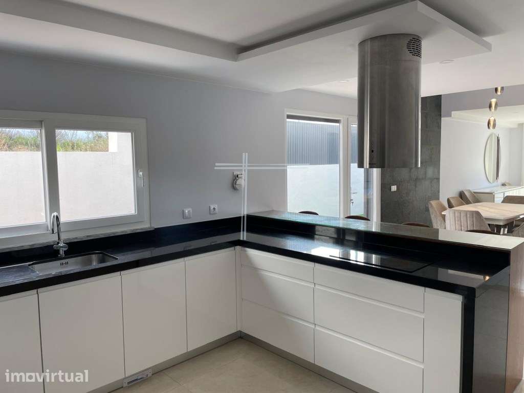 Moradia isolada T4, arquitetura contemporânea com piscina - Quinta ... - Grande imagem: 5/45