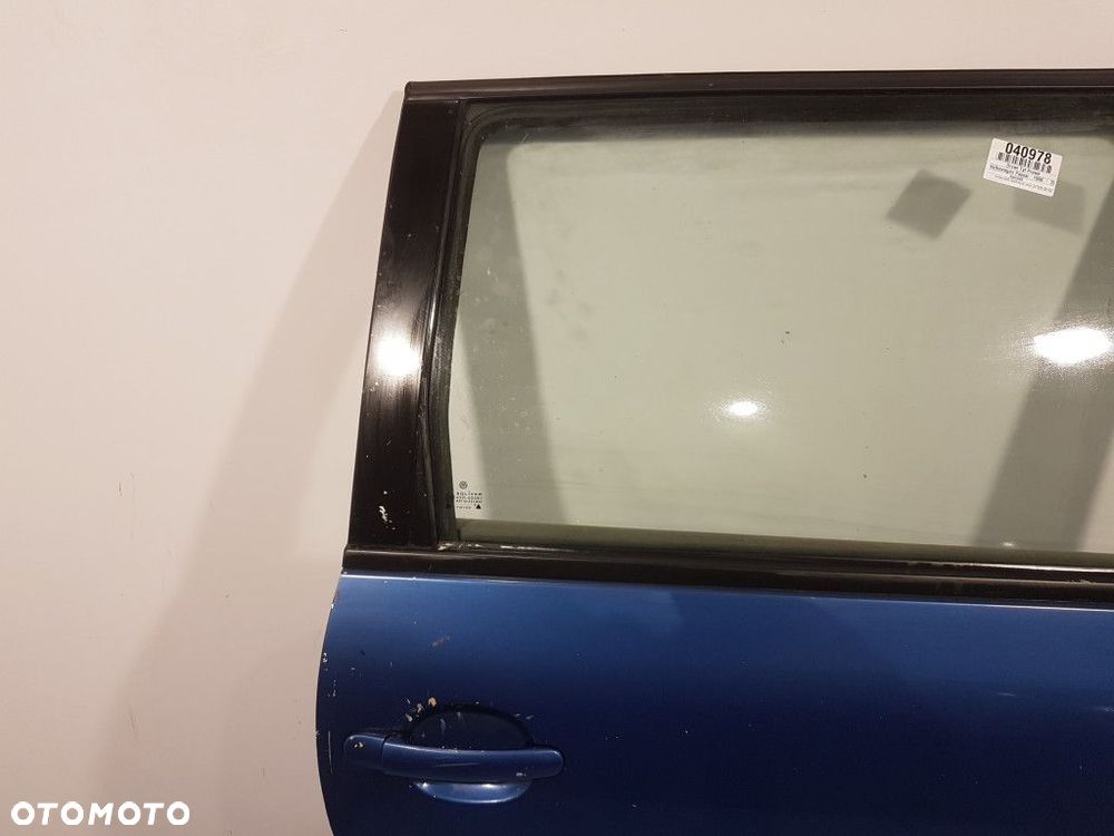 VOLKSWAGEN PASSAT B5 KOMBI DRZWI TYŁ PRAWE LR5U - 2