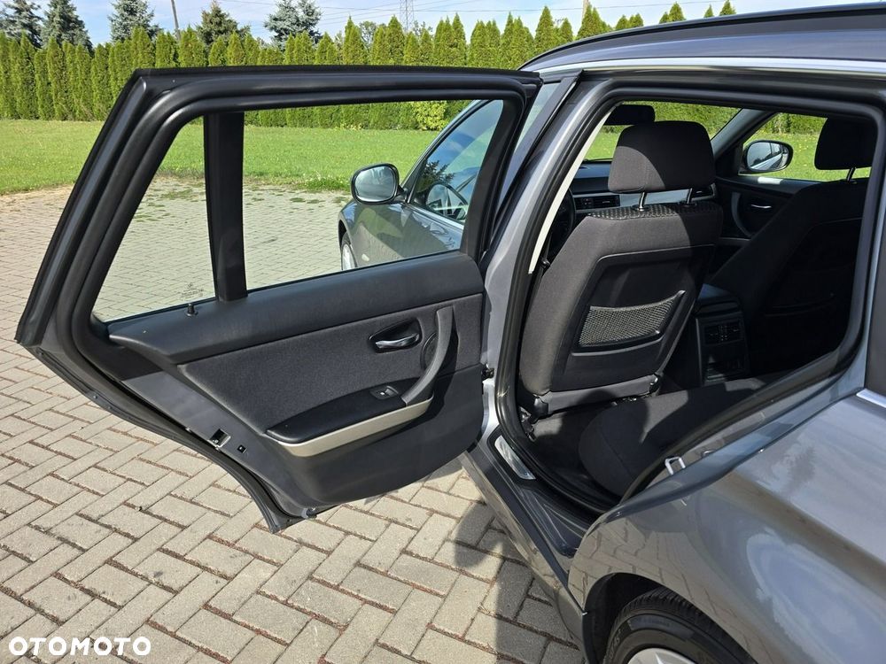 BMW Seria 3 - 18