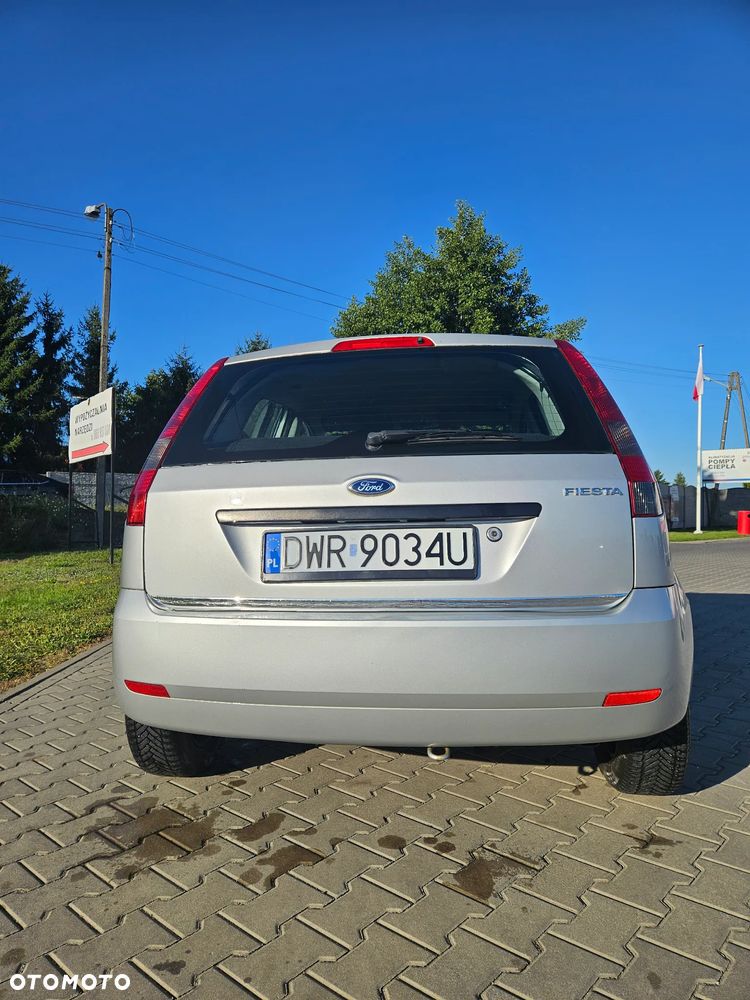 Ford Fiesta 1.4 Ambiente - 4