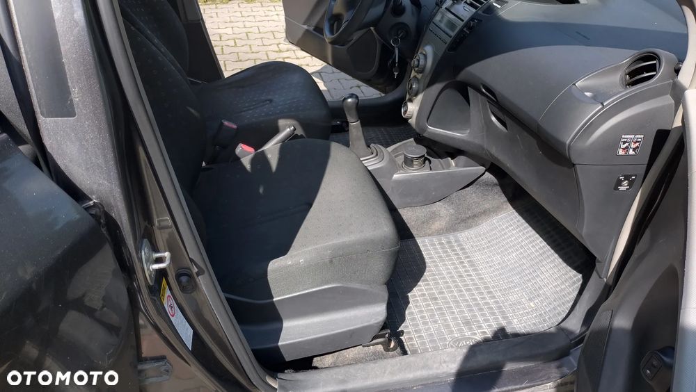 Toyota Yaris 1.3 Terra Gold - 8