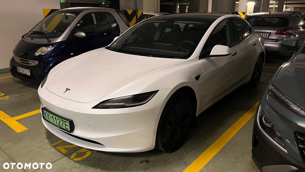 Tesla Model 3 - 3