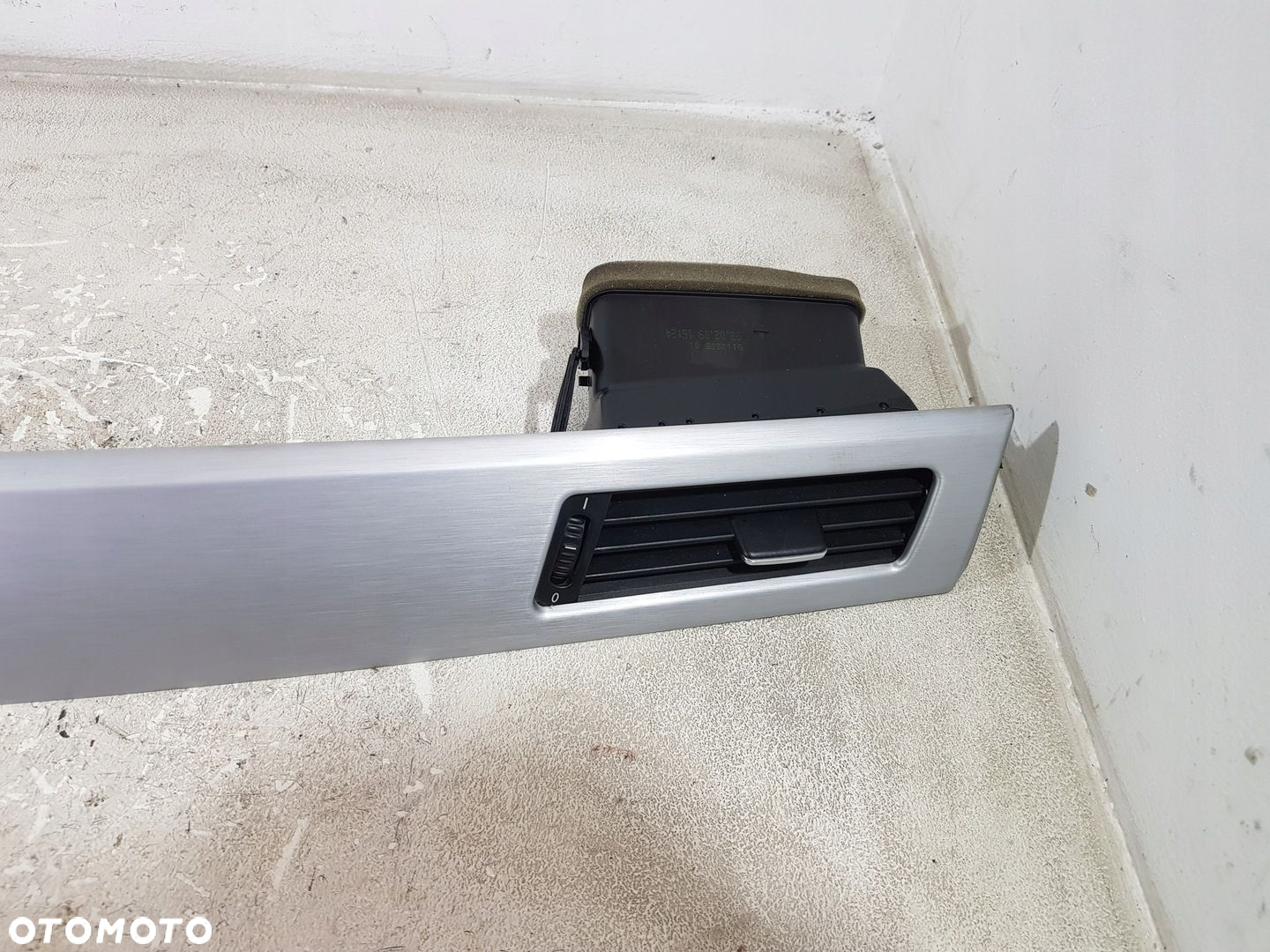 LISTWA DEKOR DESKI ROZDZIELCZEJ 6951052 BMW E60 E61 LCI EUR - 4