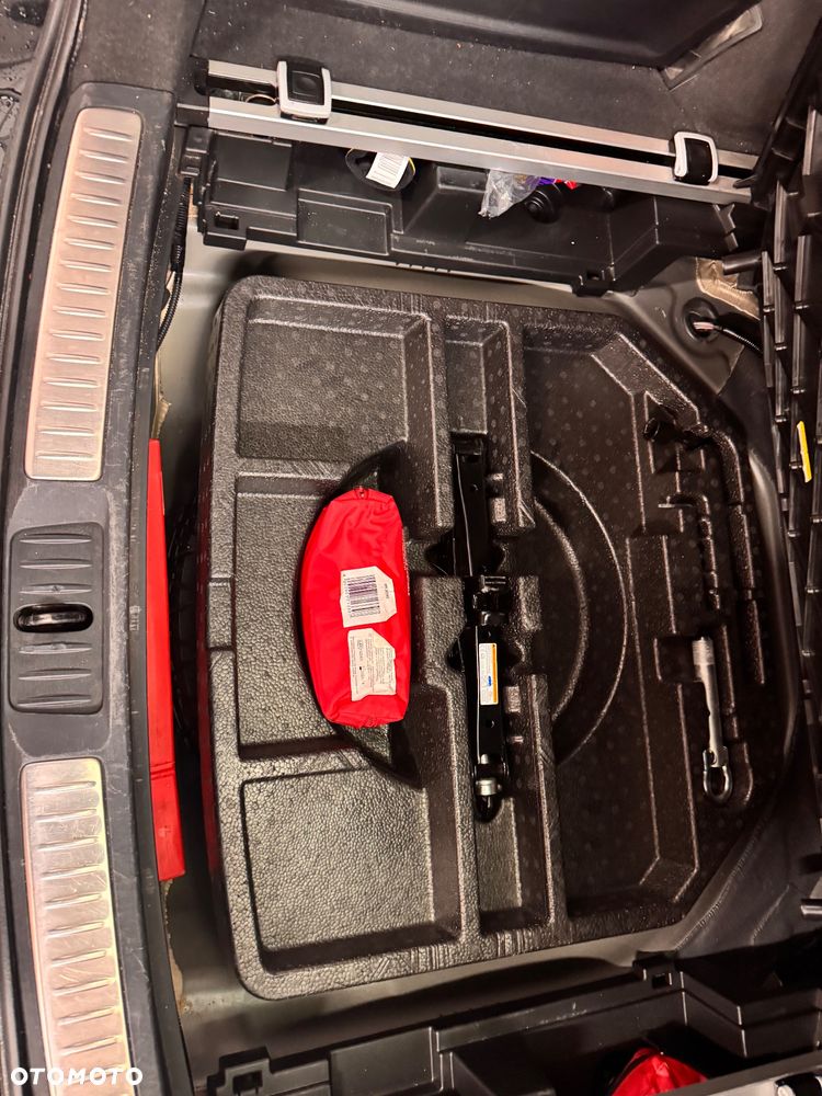 Toyota Avensis 2.0 D-4D Premium - 13