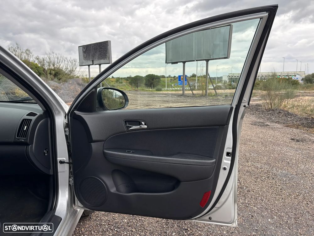 Hyundai i30 CW 1.6 CRDi STyle - 17