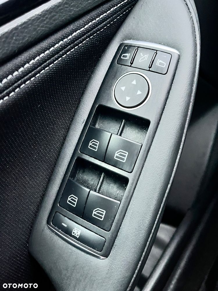 Infiniti Q30 1.6t Premium 7DCT - 17