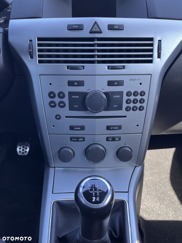 Opel Astra 1.6 Sport - 20