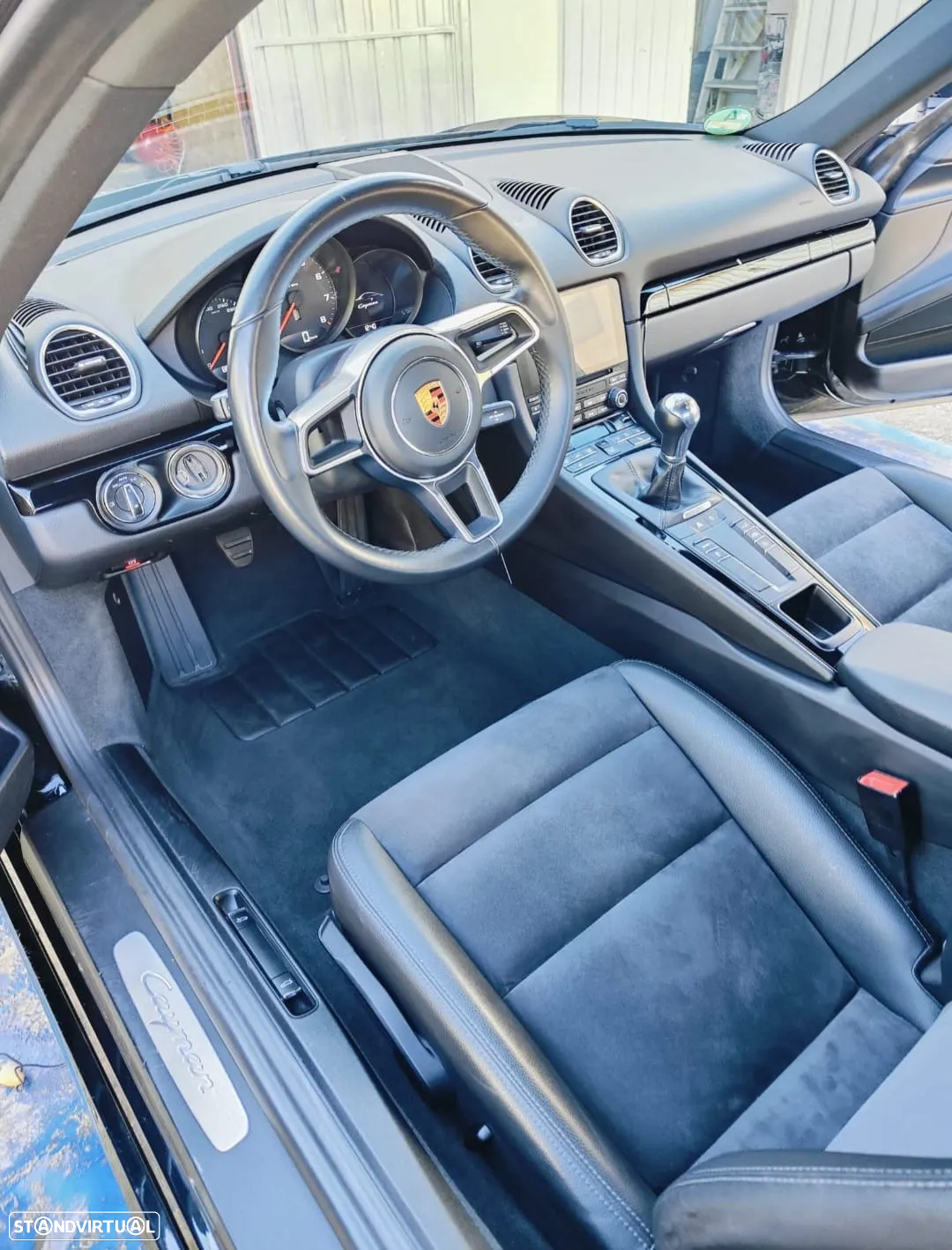 Porsche 718 Cayman - 12