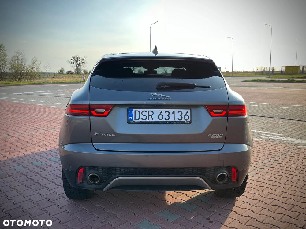 Jaguar E-Pace 2.0 P200 mHEV AWD R-Dynamic S - 4