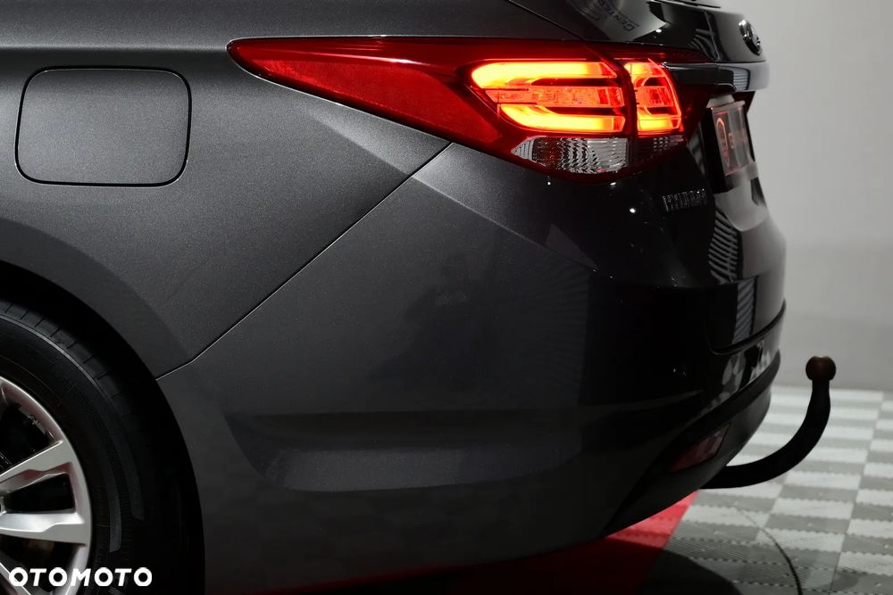 Hyundai i40 Kombi blue 1.6 Space - 36