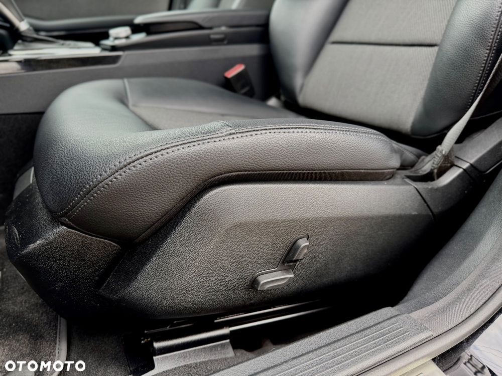Mercedes-Benz Klasa E 250 CGI BlueEffICIENCY Avantgarde - 19