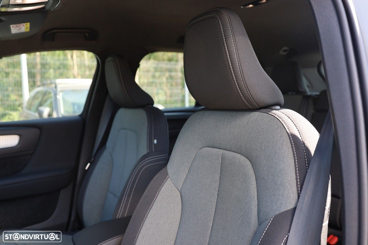 Volvo XC 40 2.0 B3 Plus Dark - 11