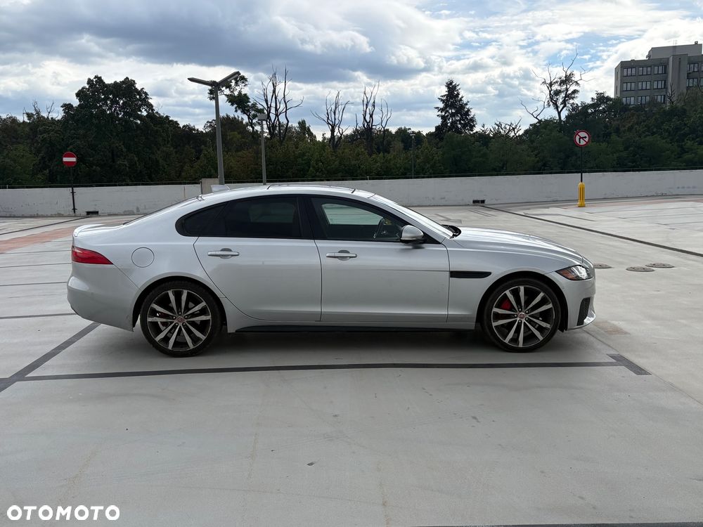 Jaguar XF - 4