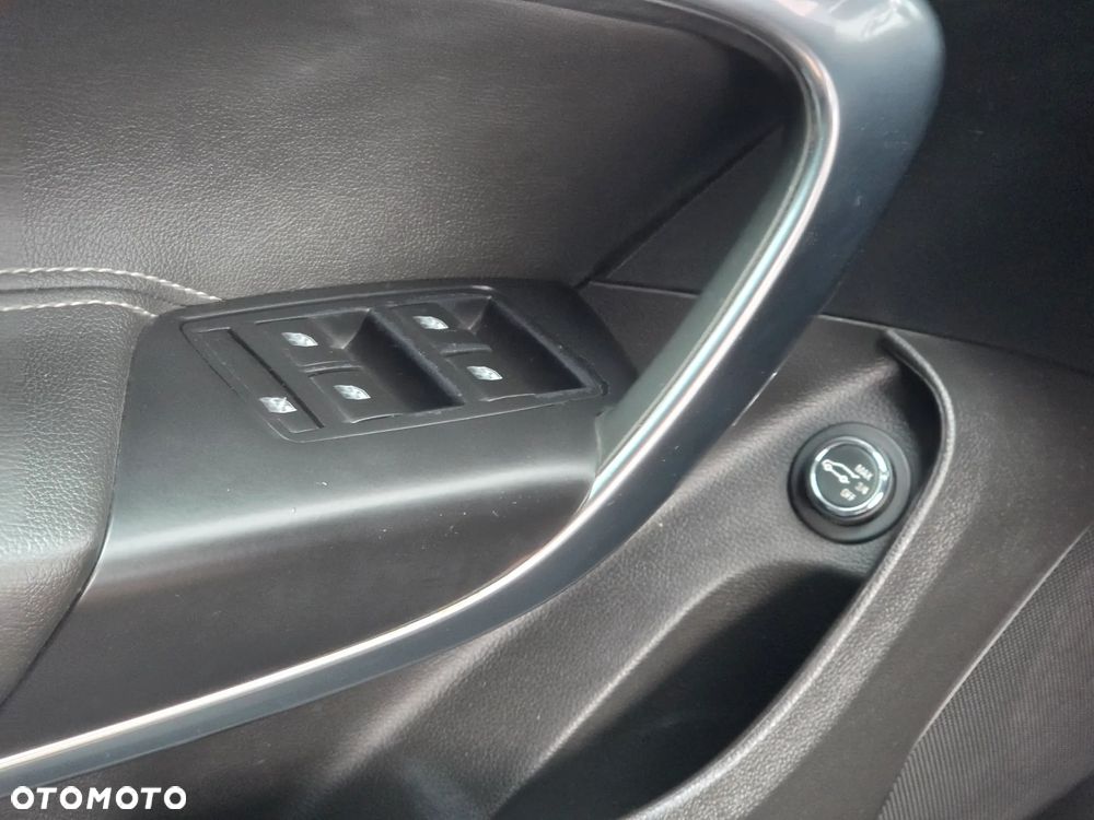 Opel Insignia 1.4 T Cosmo S&S - 30