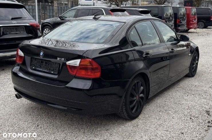 BMW Seria 3 318i Edition Exclusive - 4