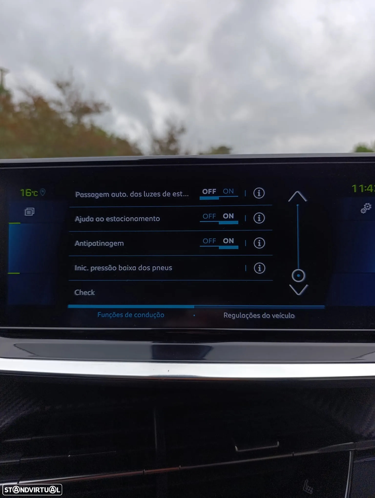 Peugeot e-208 50 kWh GT - 10