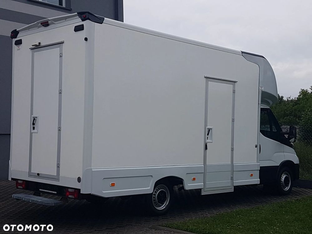 Iveco DAILY SKLEP FOODTRUCK BAR KONTENER NISKOPODŁOGOWY 4,44x2,23x2,42 KLIMA 35S14 DMC 3500KG - 29