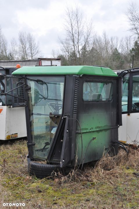 KABINA JOHN DEERE 1550 WTS - 6