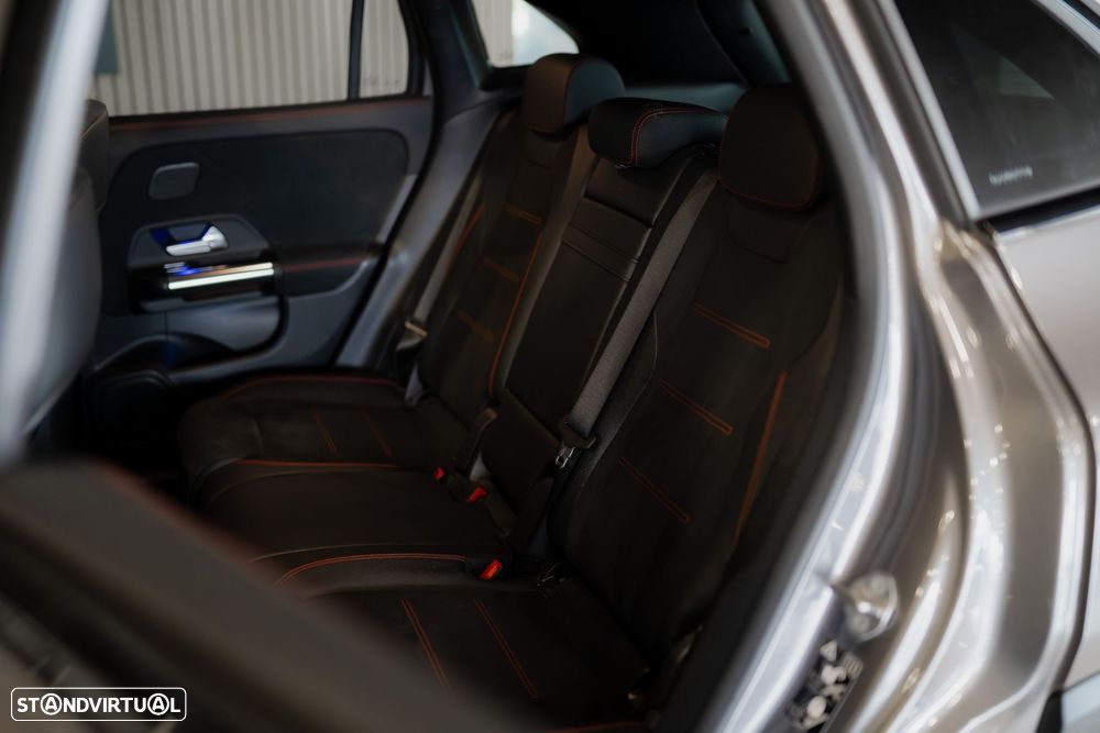 Mercedes-Benz GLA 250 e 8G-DCT AMG Line - 32