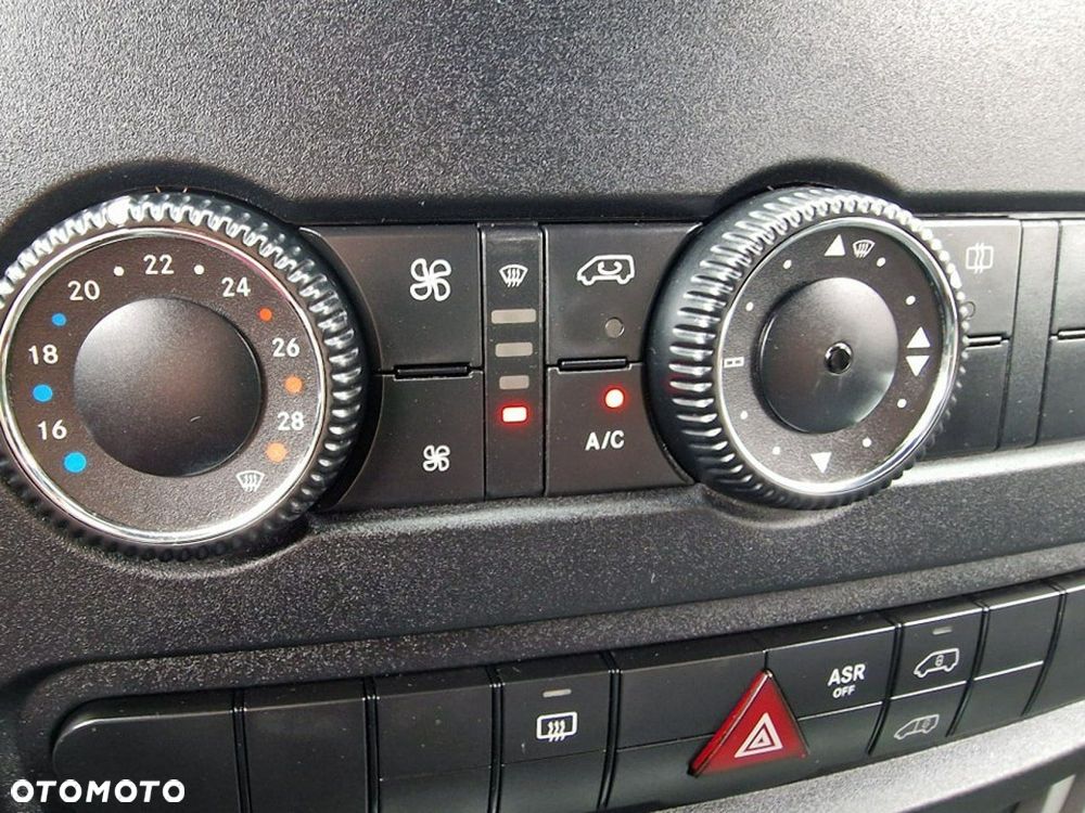 Mercedes-Benz Sprinter - 16