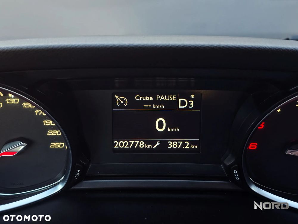 Peugeot 308 1.6 BlueHDi Active S&S EAT6 - 22