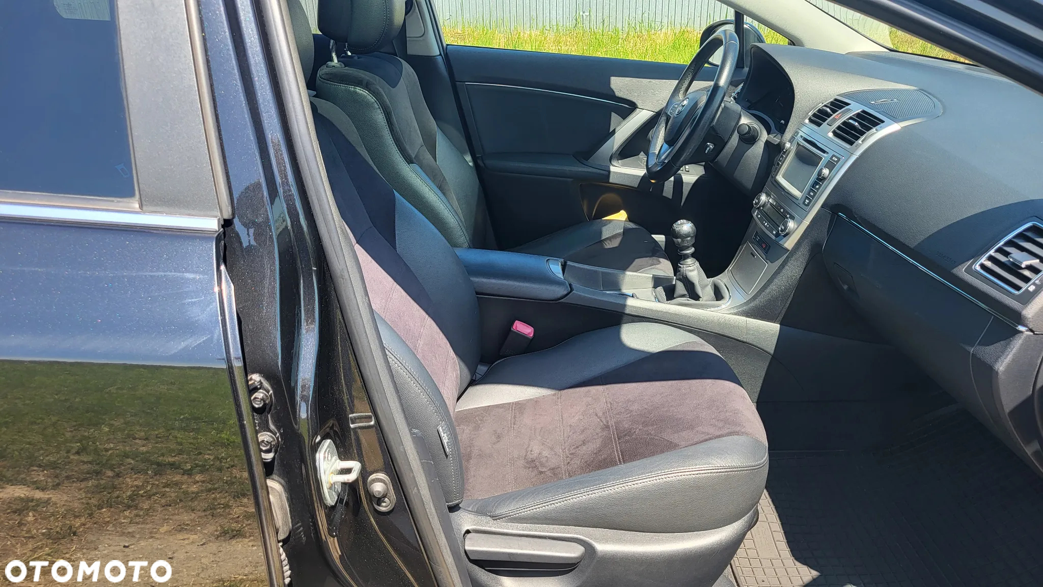Toyota Avensis 2.0 D-4D Premium - 16