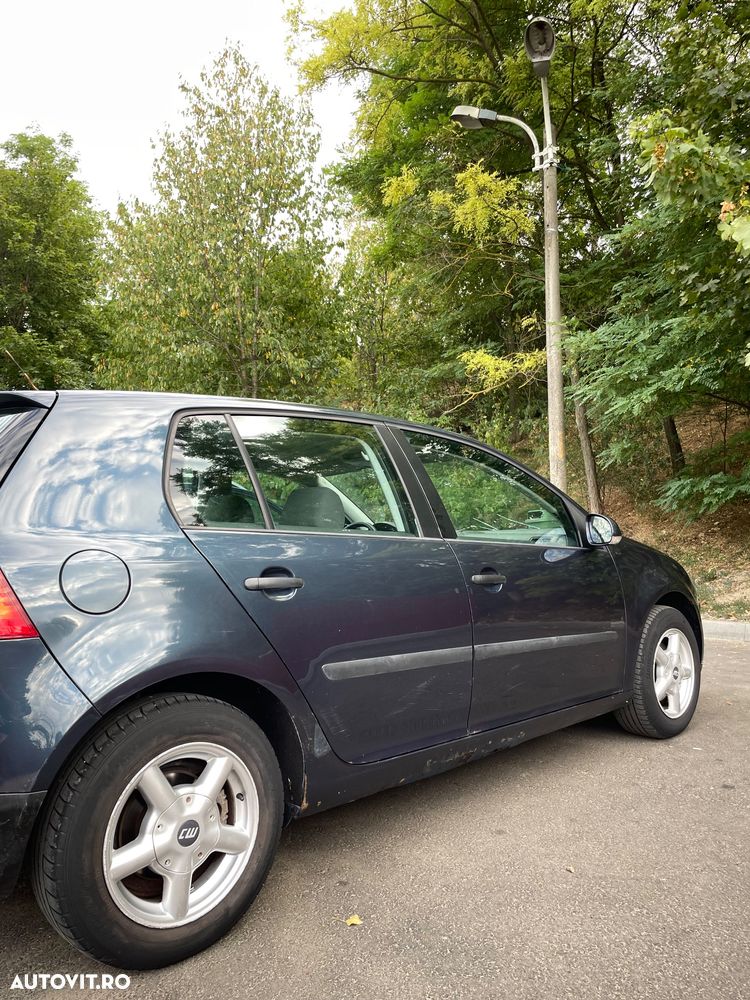 Volkswagen Golf - 6