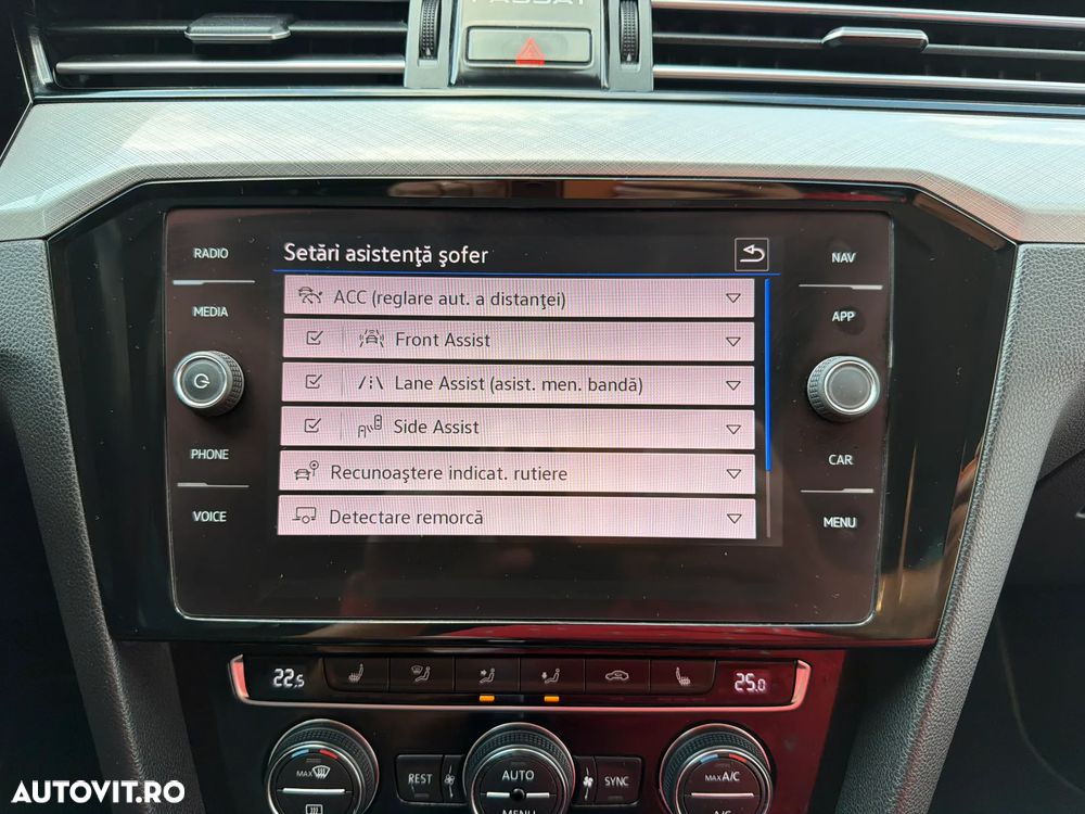 Volkswagen Passat 1.6 TDI SCR DSG Comfortline - 23