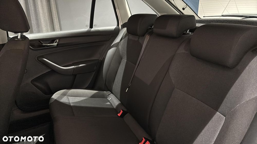 Skoda RAPID Spb 1.0 TSI Active - 16