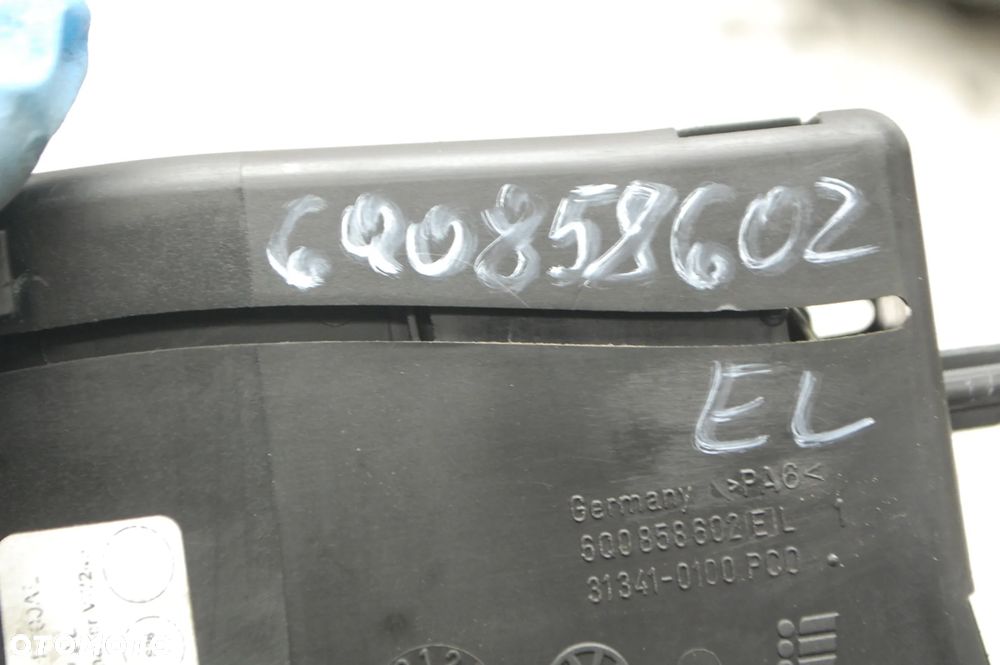 UCHWYT NA KUBEK 6Q0858602E VW POLO IV 01-09 - 6