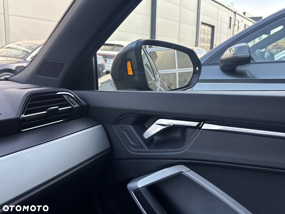 Audi Q3 Sportback - 25