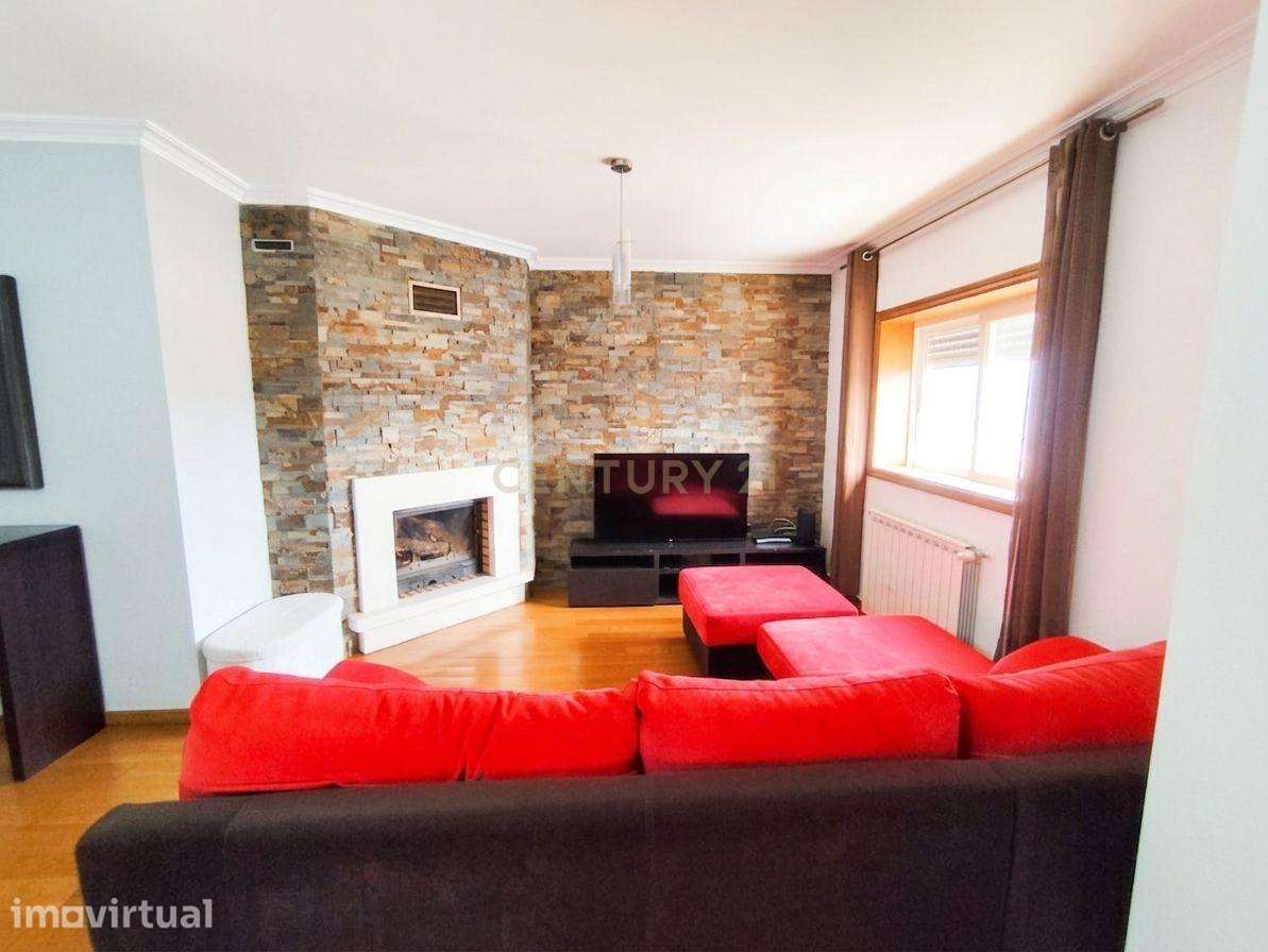 Apartamento T3 no Último Piso | 3 Varandas, Suite e Garagem - Grande imagem: 3/18