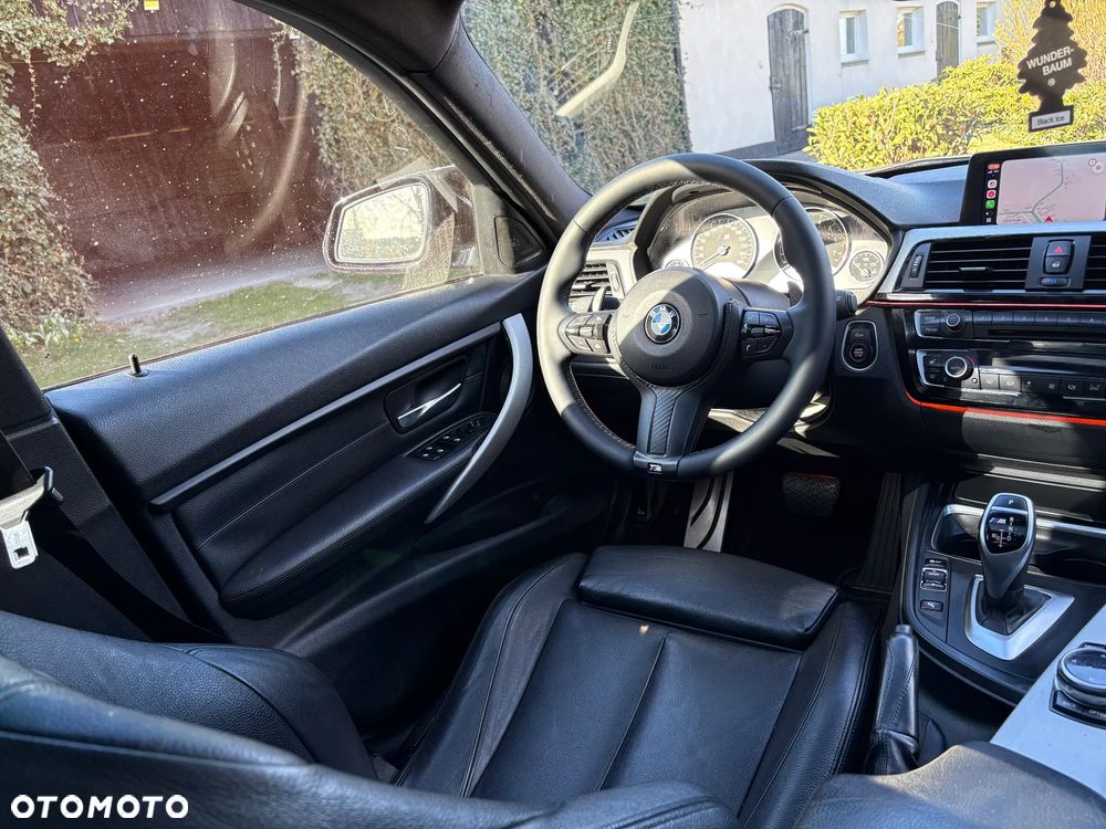 BMW Seria 3 335i Sport-Aut Luxury Line - 27