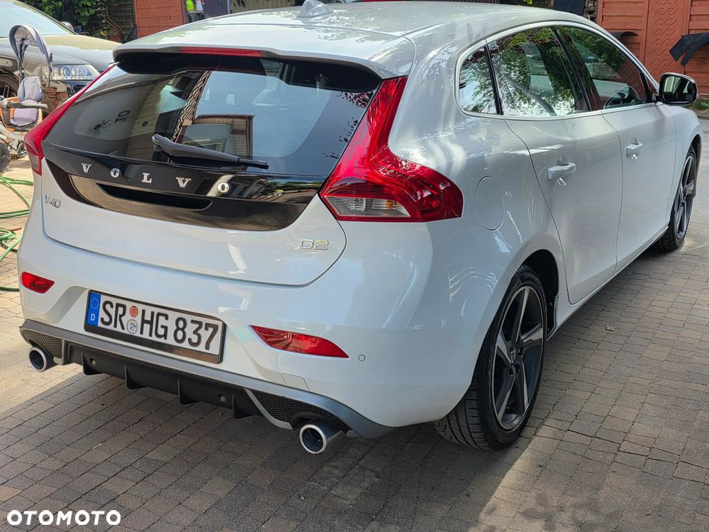 Volvo V40 D2 R Design - 6