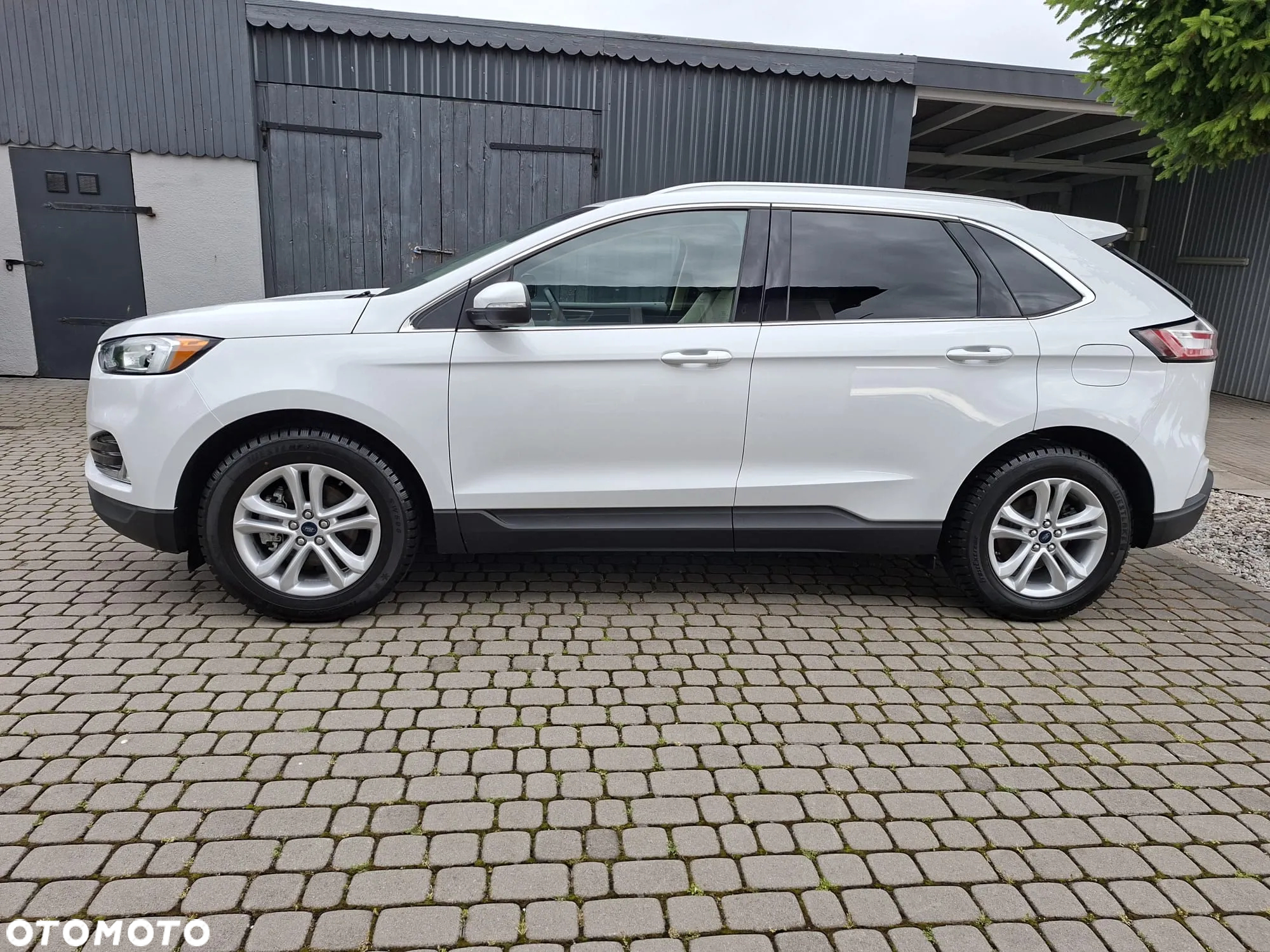 Ford Edge - 5