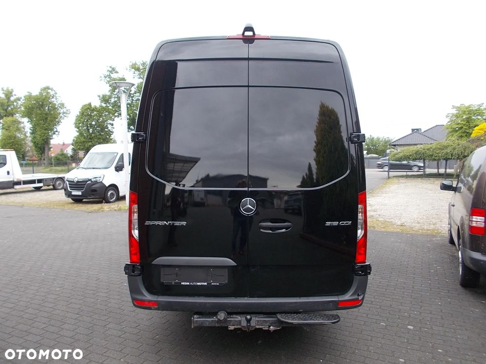 Mercedes-Benz Sprinter - 2
