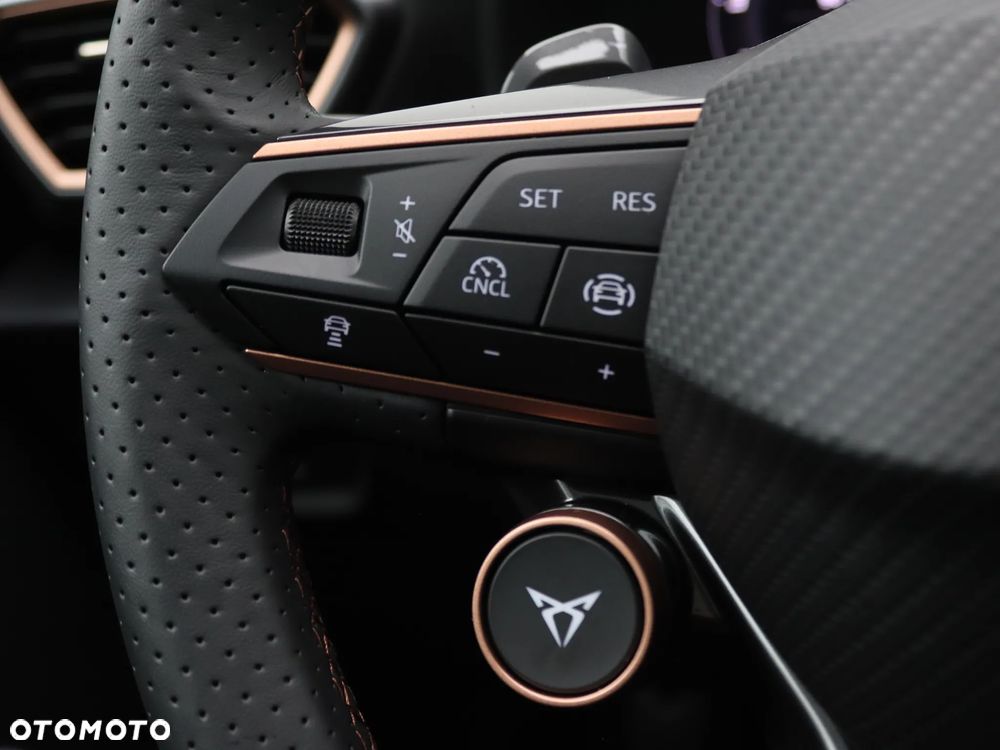 Cupra Formentor 1.5 e-Hybrid DSG VZ - 17