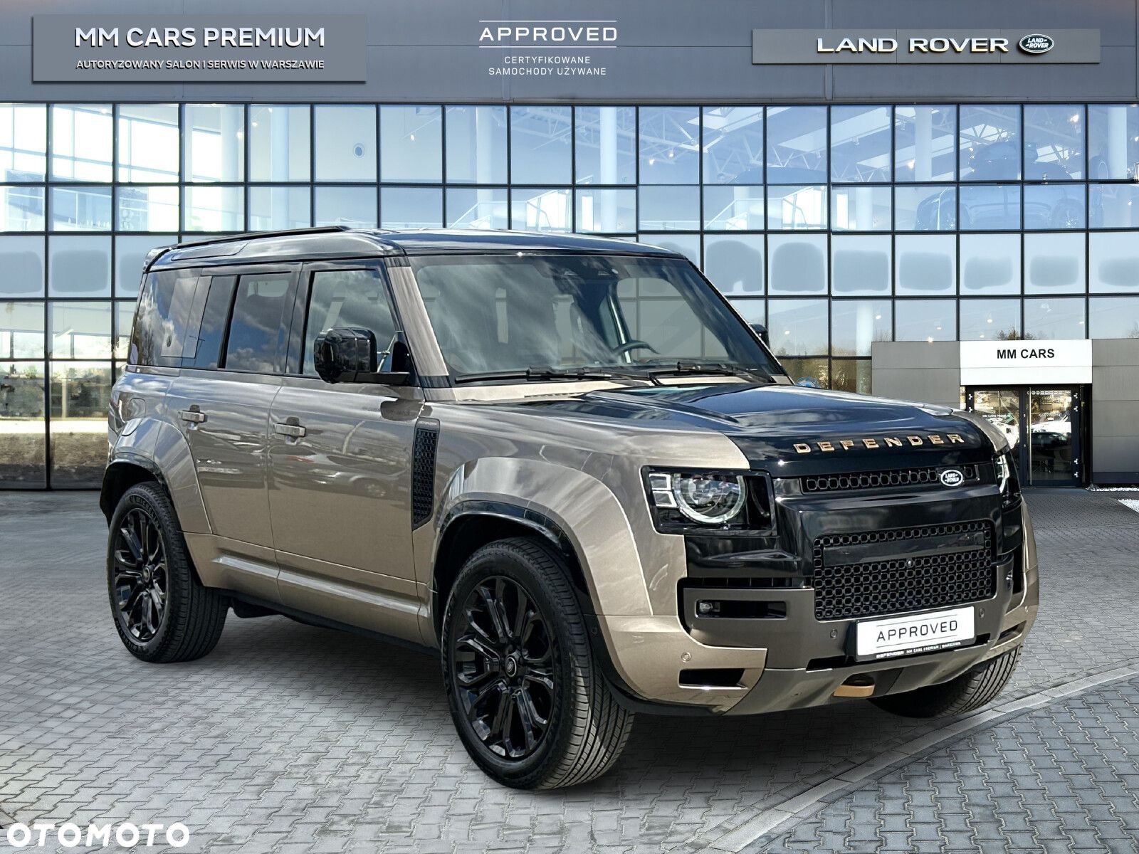 Land Rover Defender - 1