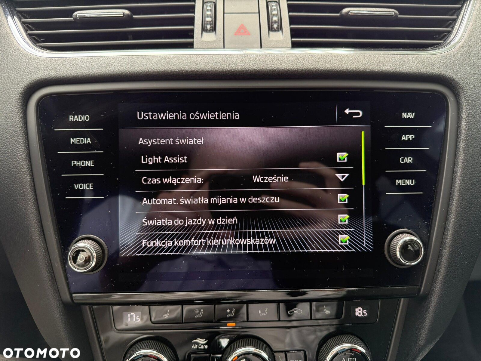 Skoda Octavia 1.5 TSI GPF ACT Style DSG - 25