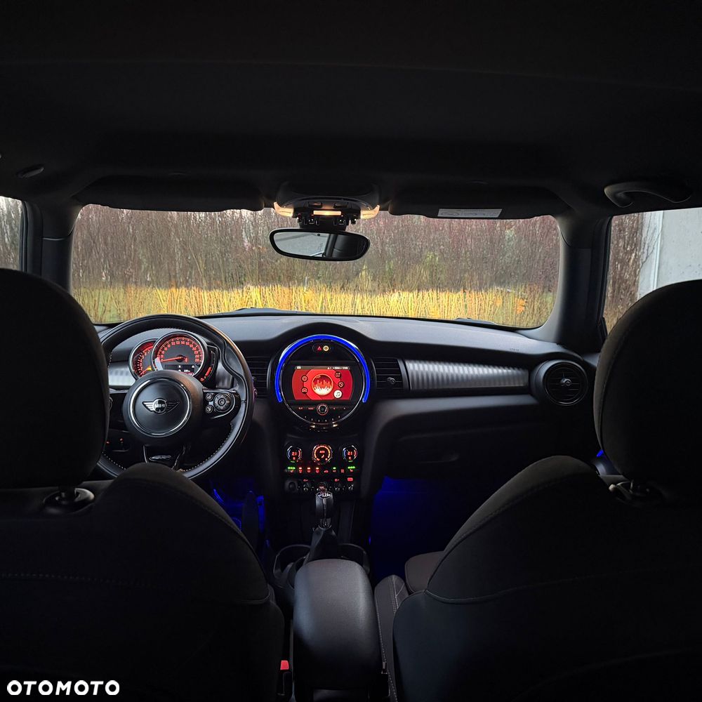 MINI Cooper Essential Trim - 18