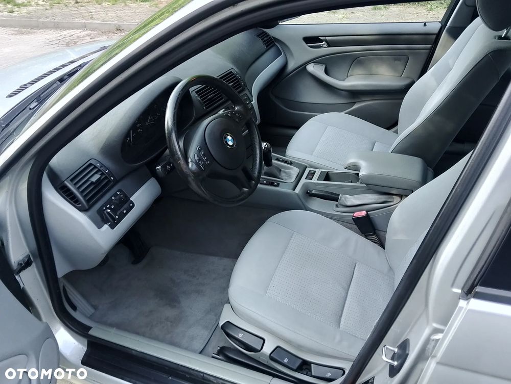 BMW Seria 3 320d Edition Exclusive - 13