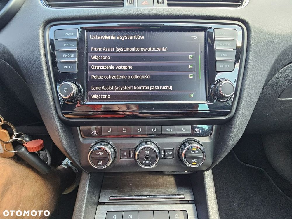 Skoda Octavia 2.0 TDI 4x4 DSG Scout - 26