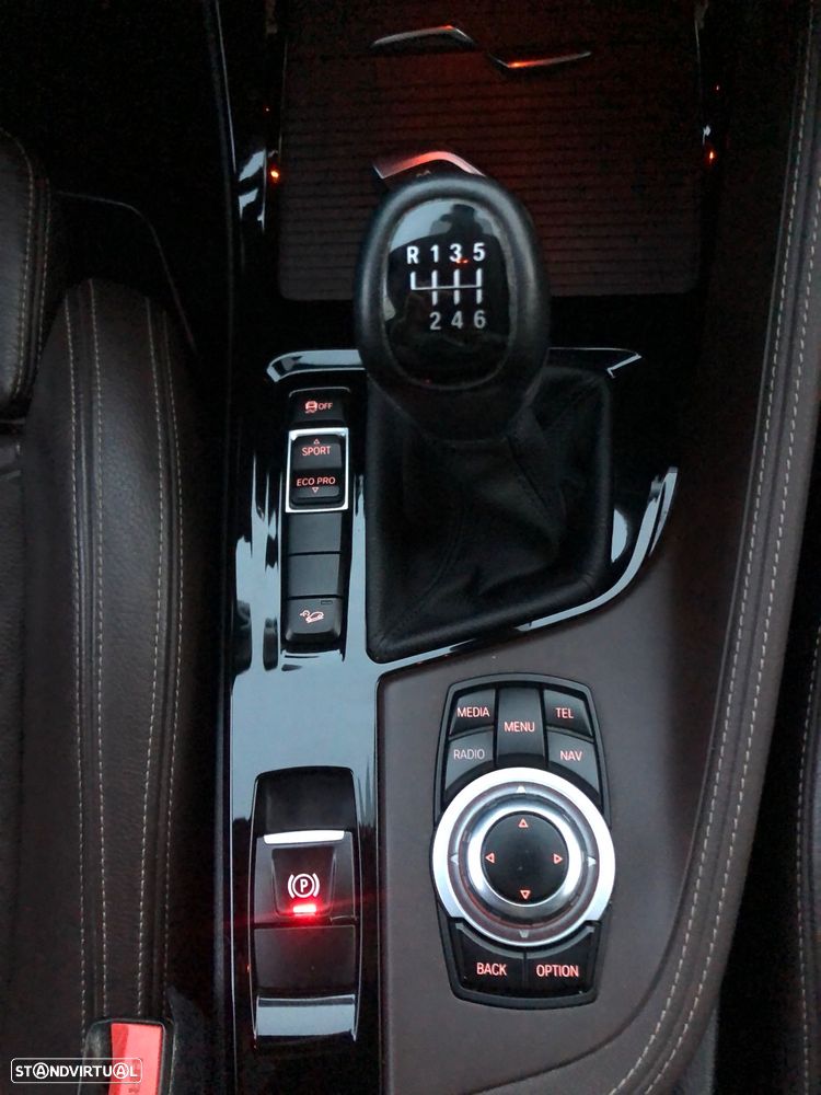 BMW X1 18 d sDrive xLine - 26