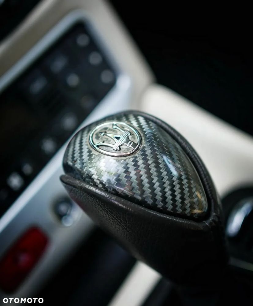Maserati GranTurismo S Automat - 31