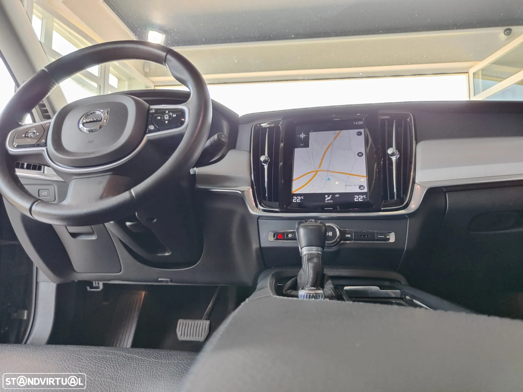 Volvo V90 2.0 D4 Momentum Geartronic - 21