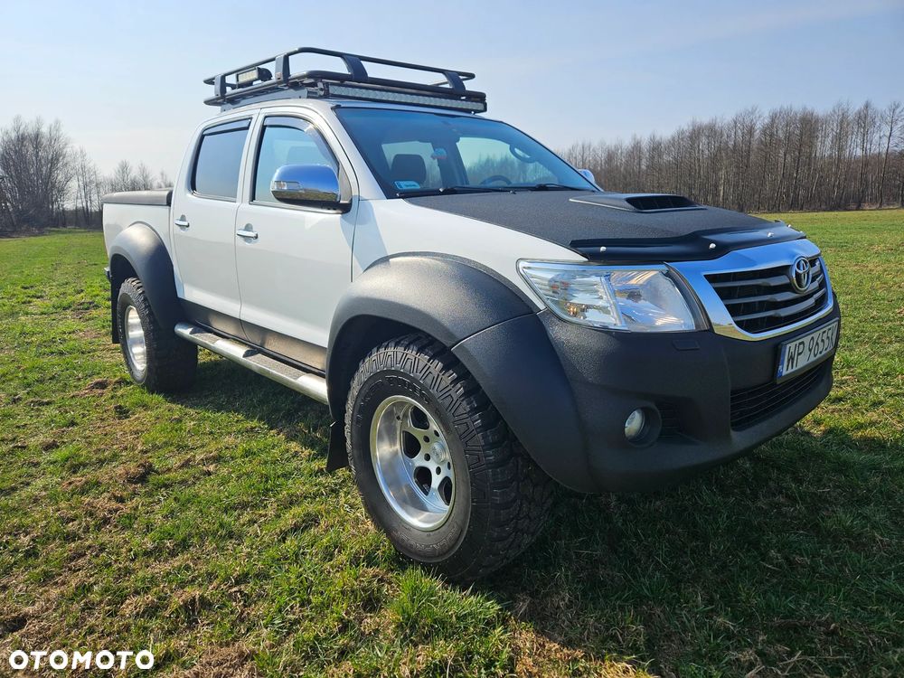 Toyota Hilux 3.0 D-4D Invincible - 1