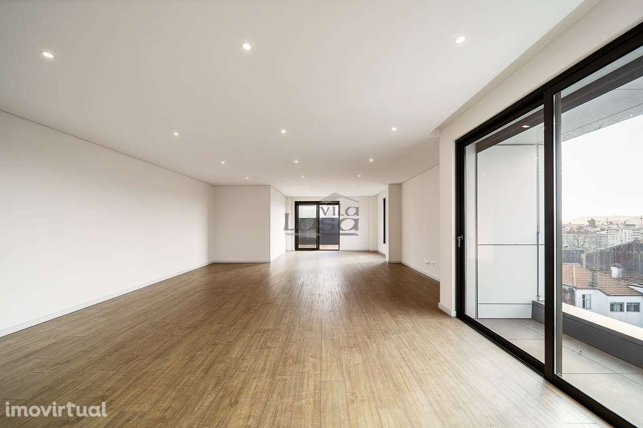 T4 de cobertura com amplo terraço na Avenida da Boavista - Grande imagem: 2/30