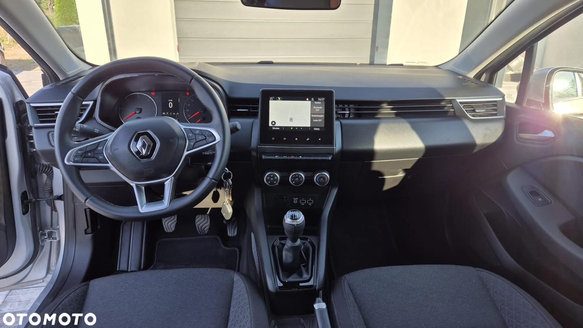Renault Clio BLUE dCi 100 EVOLUTION - 10