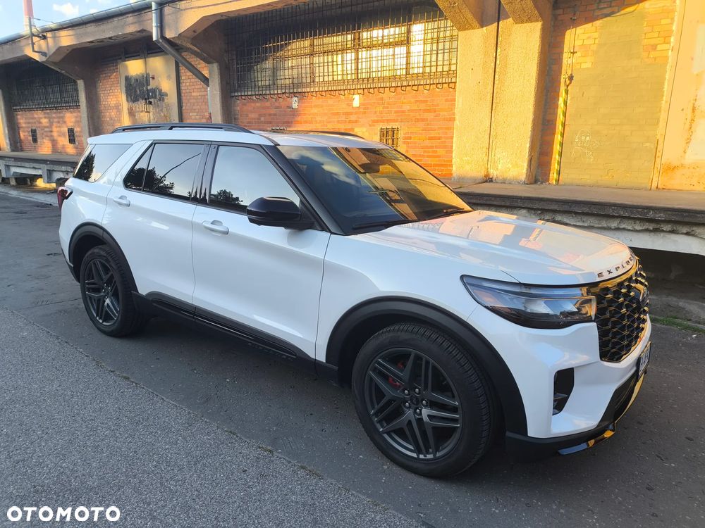 Ford Explorer - 2