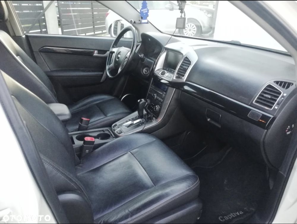 Chevrolet Captiva 2.2 D LTZ - 4